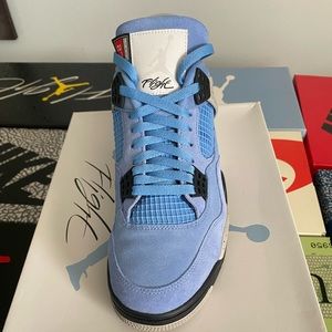 Jordan 4 University Blues (UNC)